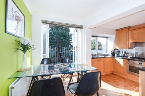 3 bedroom apartment to rent, Chatham Road Battersea SW11