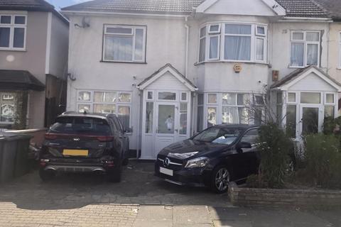 2 bedroom end of terrace house to rent, Kingsbury,  Brent,  NW9