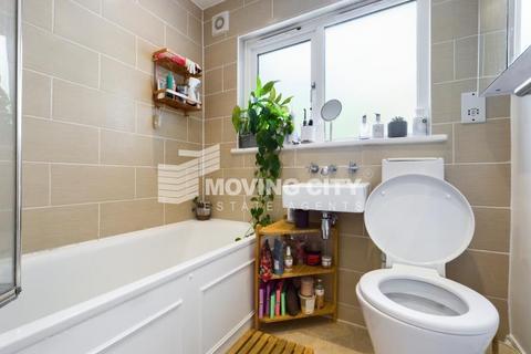 2 bedroom flat to rent, Richborne Terrace, London SW8