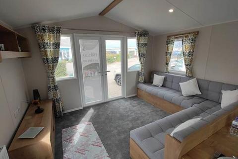 3 bedroom static caravan for sale, Breydon Water Holiday Park