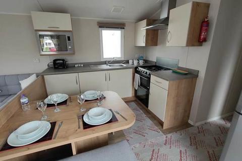 3 bedroom static caravan for sale, Breydon Water Holiday Park