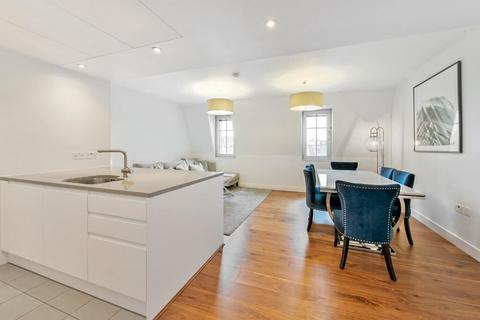 2 bedroom penthouse to rent, Hanover Street Mayfair W1S