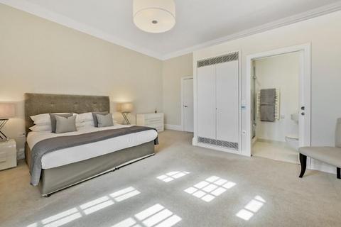 2 bedroom penthouse to rent, Hanover Street Mayfair W1S
