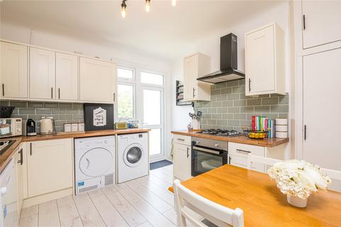 2 bedroom apartment for sale, Station Road, Thorpe Bay, Essex, SS1