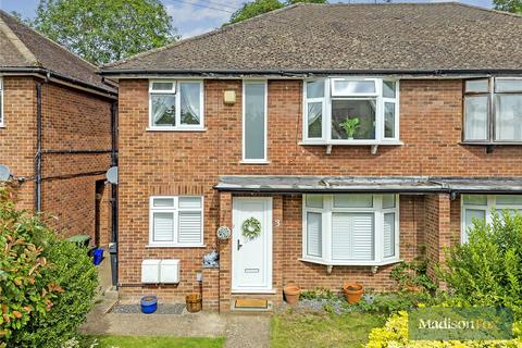 2 bedroom maisonette for sale, Algers Mead, Essex IG10