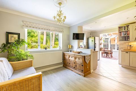 27 Ash Close, Lingfield, RH7 6HQ