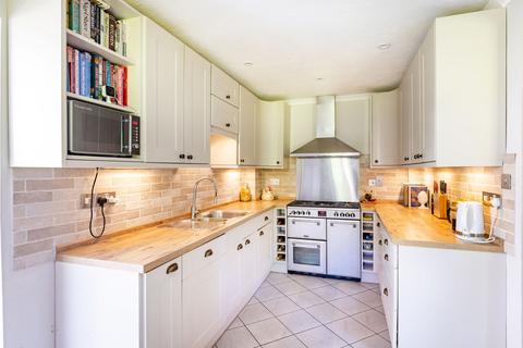 27 Ash Close, Lingfield, RH7 6HQ