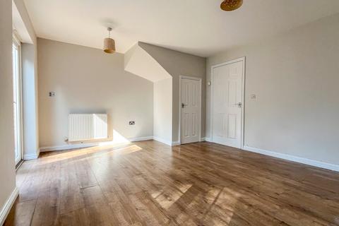 3 bedroom terraced house for sale, Willoughby Chase, Gainsborough, Lincolnshire, DN21