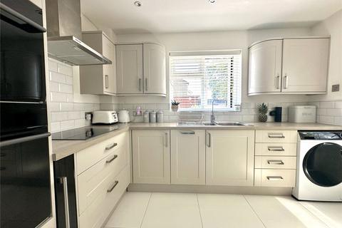 40 Bays Road, Pennington, Lymington, SO41 8HN