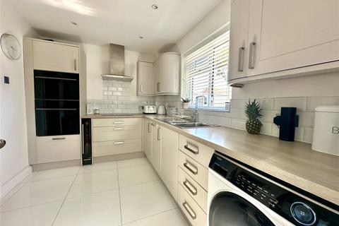 40 Bays Road, Pennington, Lymington, SO41 8HN