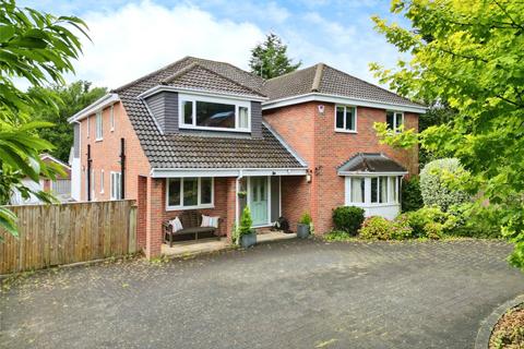 5 bedroom detached house for sale, Pinehill Road, Berkshire RG45