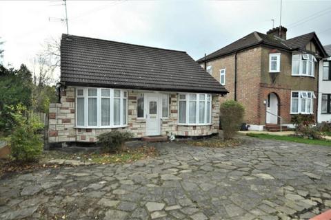 3 bedroom bungalow for sale, Devonshire Road, London, NW7