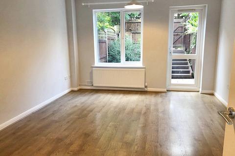 2 bedroom terraced house to rent, Abbeyfields Close, London NW10