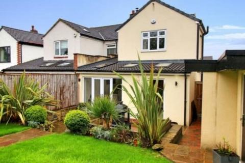 4 bedroom semi-detached house to rent, Victoria Walk, Horsforth, Leeds, West Yorkshire, LS18