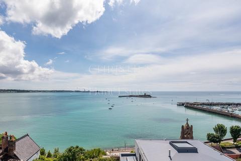 4 bedroom flat for sale, La Rue Du Crocquet, St. Brelade, Jersey. JE3 8BZ