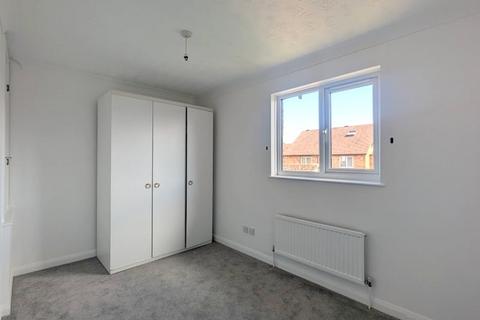 18 Kendal Close, Feltham, TW14 9QG