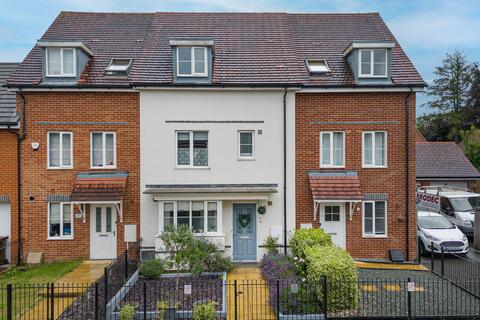 4 bedroom terraced house for sale, Locksbridge Road, Picket Piece, Andover, SP11 6WJ