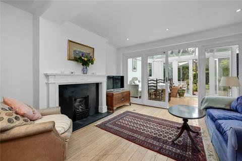 3 bedroom detached house to rent, Stephendale Road, Farnham, Surrey, GU9