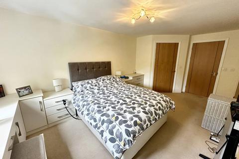 2 bedroom flat for sale, Broadfield Court, Park View Road, Prestwich