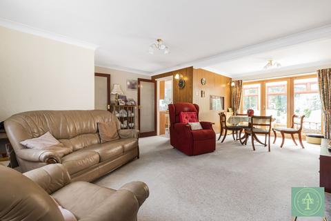 5 bedroom end of terrace house for sale, Hydefield Close, N21