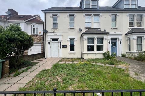 3 bedroom flat to rent, Lansdowne Road, London N17