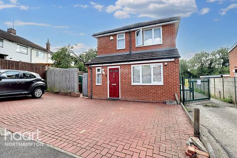 2 bedroom detached house for sale, Greenview Drive, Northampton