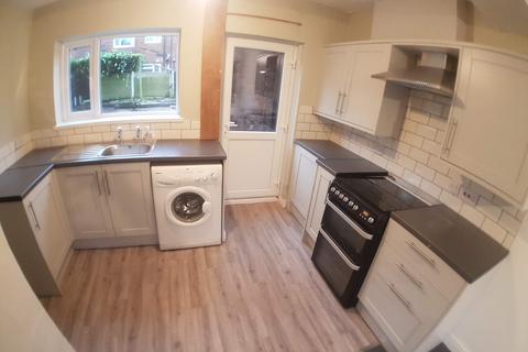 3 bedroom terraced house to rent, Croft Street, Little Hulton, Manchester