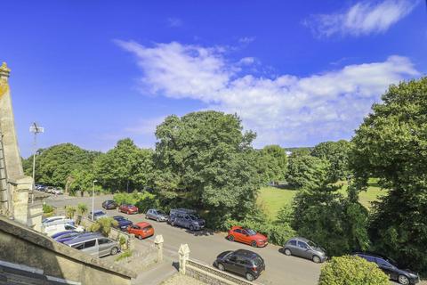 2 bedroom apartment for sale, Ellenborough Park South - Superb Flat, Over 1000sqft