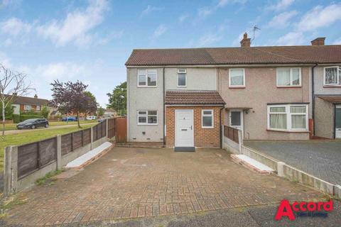 4 bedroom end of terrace house for sale, Leyburn Crescent, Romford, RM3