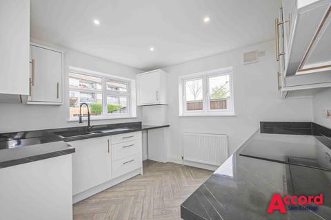 28a Leyburn Crescent, Romford, RM3 8RP