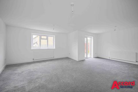 28a Leyburn Crescent, Romford, RM3 8RP