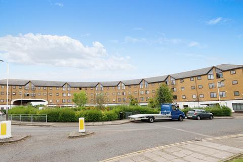 3 bedroom flat for sale, Comer Crescent, Southall UB2