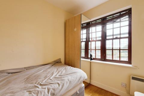 3 bedroom flat for sale, Comer Crescent, Southall UB2