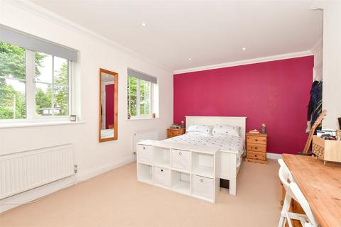 2 bedroom flat for sale, Bonehurst Road, Horley, Surrey