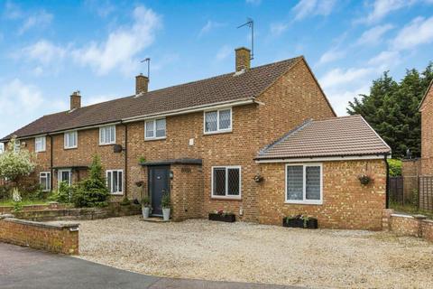 4 bedroom end of terrace house for sale, Puttocks Drive, Welham Green