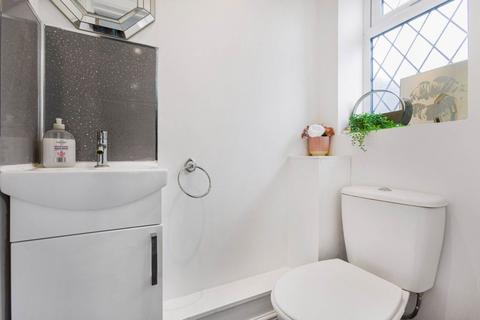 79 Puttocks Drive, Welham Green, Hatfield, AL9 7LW