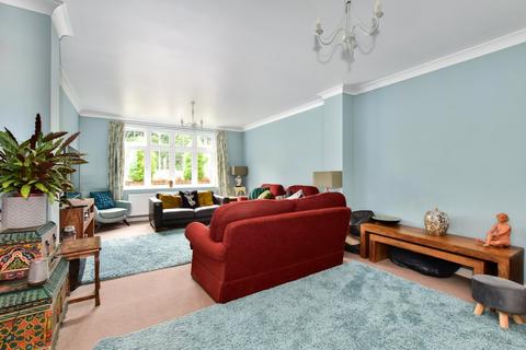 3 bedroom detached house for sale, Watford Road, Kings Langley, Herts, WD4