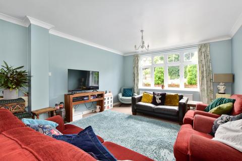 3 bedroom detached house for sale, Watford Road, Kings Langley, Herts, WD4