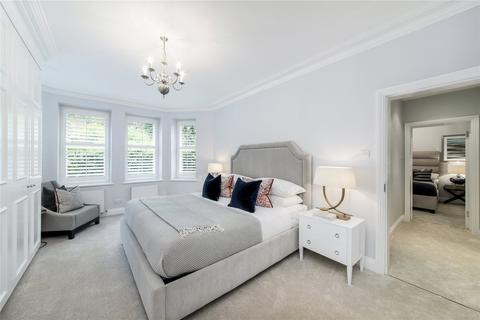 3 bedroom flat to rent, Gloucester Road, South Kensington, London