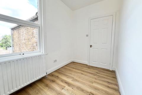 4 bedroom terraced house to rent, Allens Road, Enfield, EN3