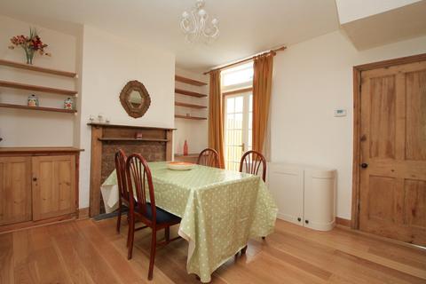 2 bedroom terraced house to rent, Barrett Street, Central Oxford