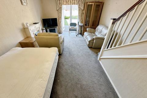 2 bedroom terraced house for sale, Patching Way, Hayes UB4