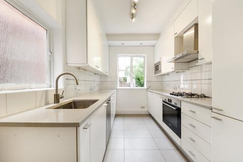 2 bedroom flat for sale, Fitzjohns Avenue, Hampstead, London