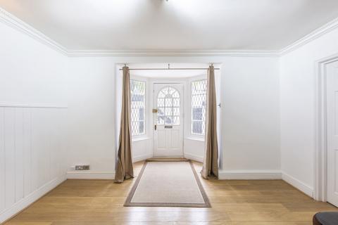 1 bedroom flat for sale, Gloucester Terrace, Bayswater, London