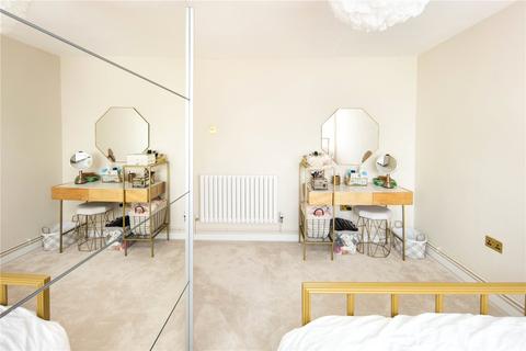 15 Holloway Road, London, E6 3PE