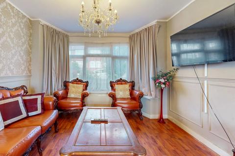 3 bedroom semi-detached house for sale, Thistlecroft Gardens, Stanmore, HA7