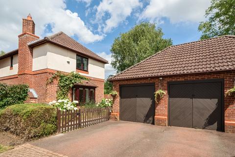 4 bedroom detached house for sale, Giles Close, Hedge End, Southampton, Hampshire, SO30