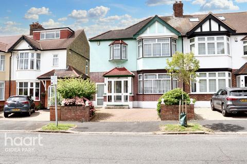 6 Erroll Road, Romford, RM1 3DJ