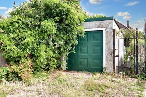 6 Erroll Road, Romford, RM1 3DJ