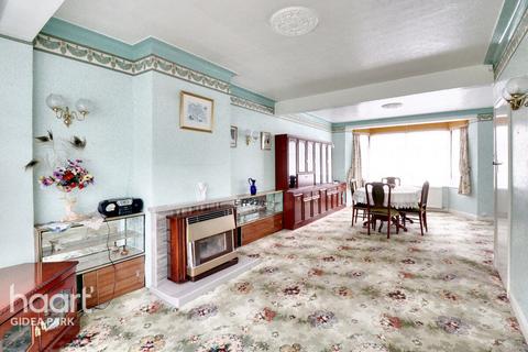 6 Erroll Road, Romford, RM1 3DJ